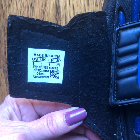 Men’s Adidas Slides size 9 - Picture 3 of 4